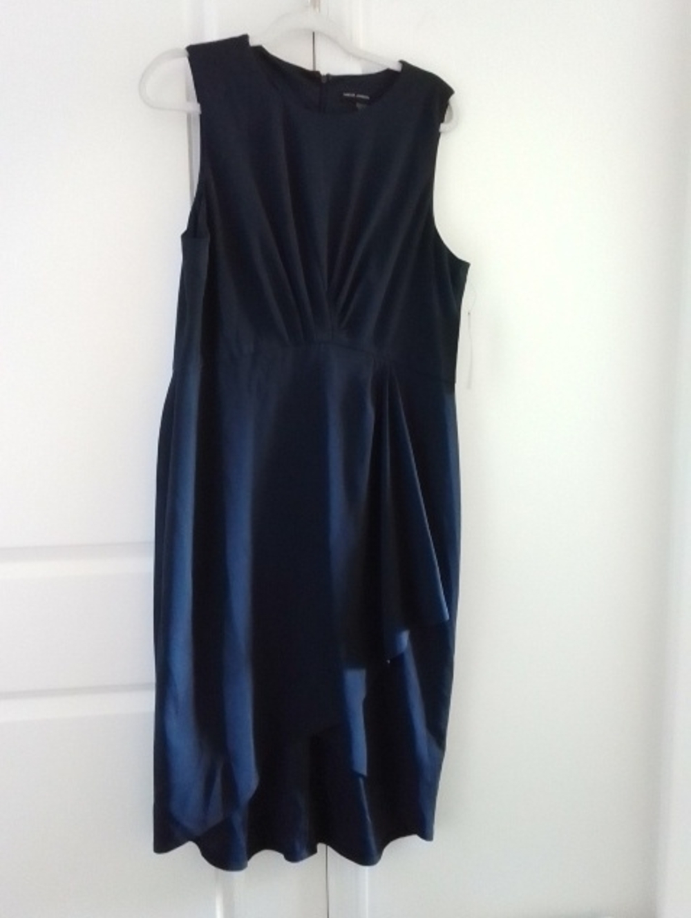 Maggy London Classic Sleeveless Navy Dress - Elegant Evening Wear